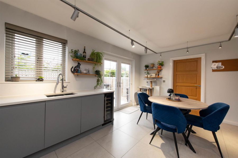 12 Mill Church Manor