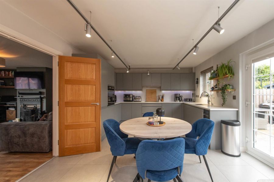 12 Mill Church Manor