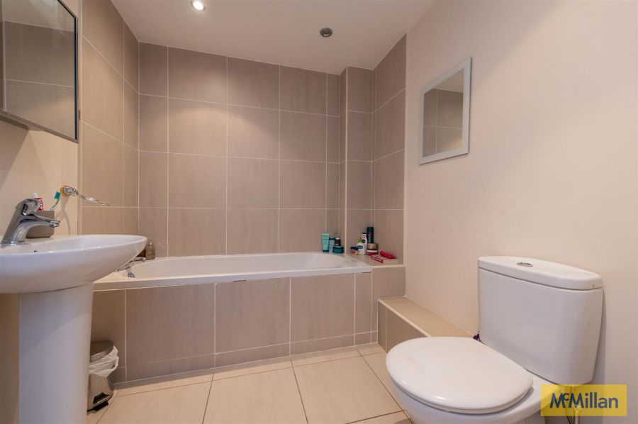 3 Lismore Place
