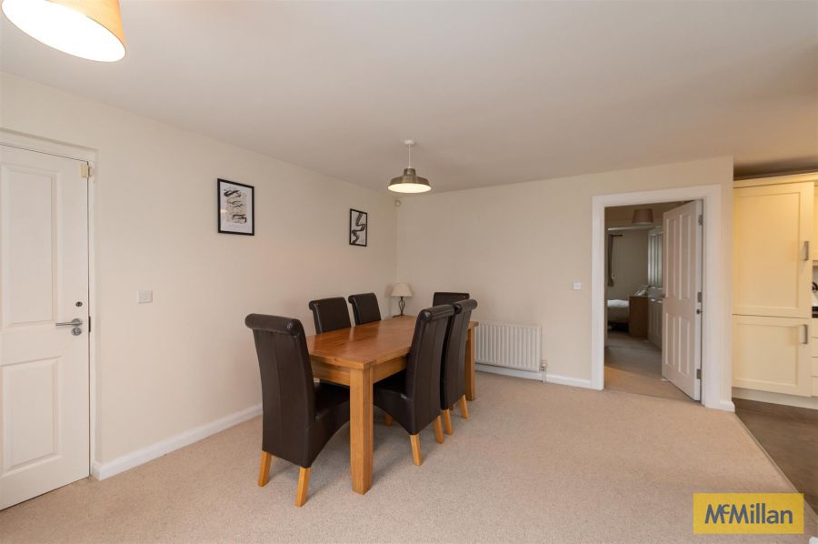 3 Lismore Place
