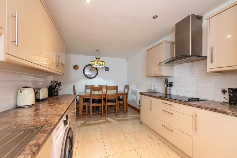 16 Hightown Crescent