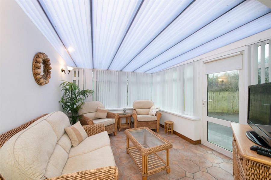 16 Hightown Crescent