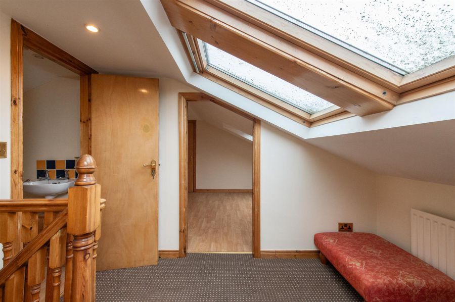 16 Hightown Crescent