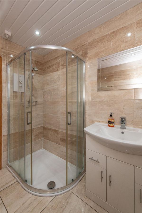 16 Hightown Crescent