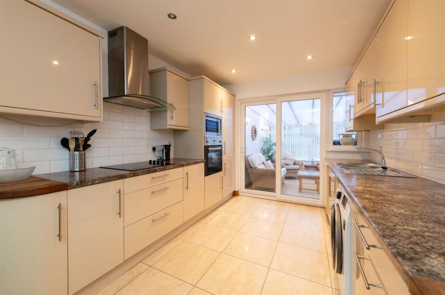 16 Hightown Crescent