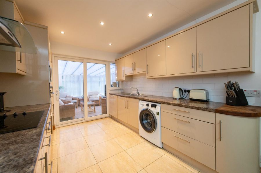 16 Hightown Crescent