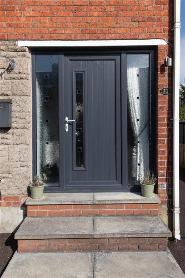 11 Sandyknowes Avenue