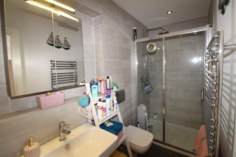 Apt 3, 5 Island Park