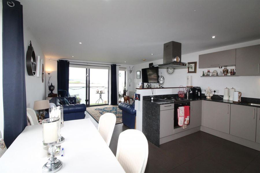 Apt 3, 5 Island Park