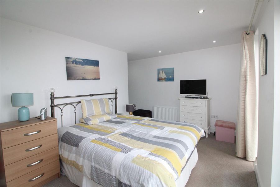 Apt 3, 5 Island Park