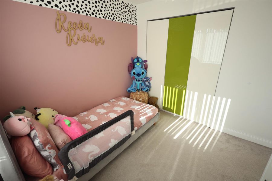 7 Carnvue Gardens