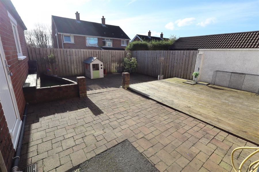 7 Carnvue Gardens