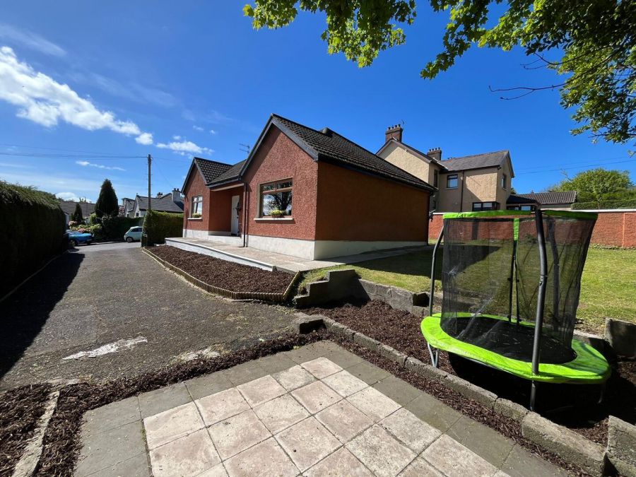 10 Elmfield Avenue