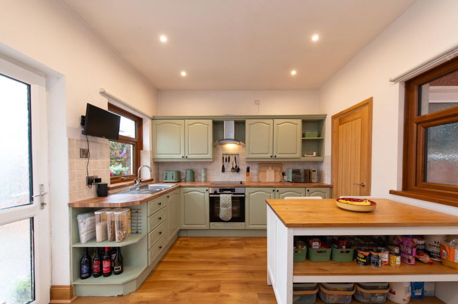 10 Elmfield Avenue