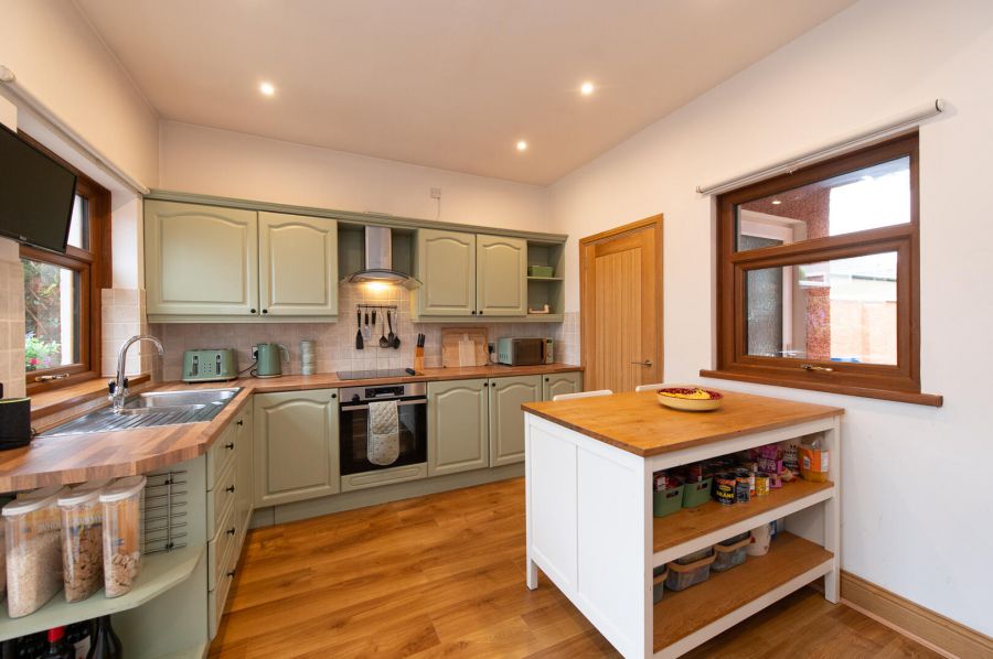 10 Elmfield Avenue