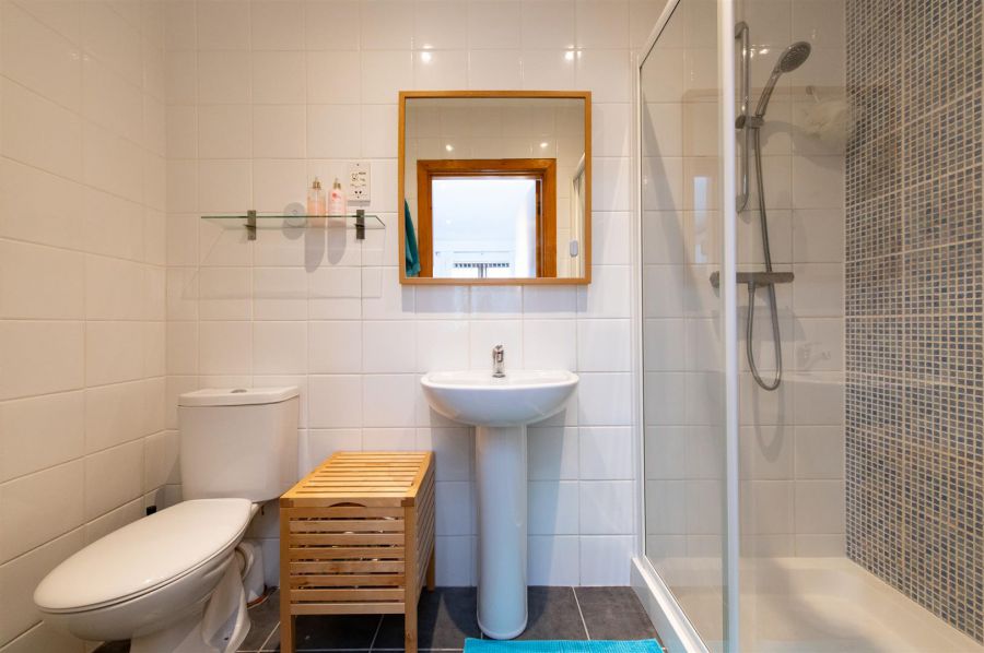 Apt 2, 137 Monkstown Road