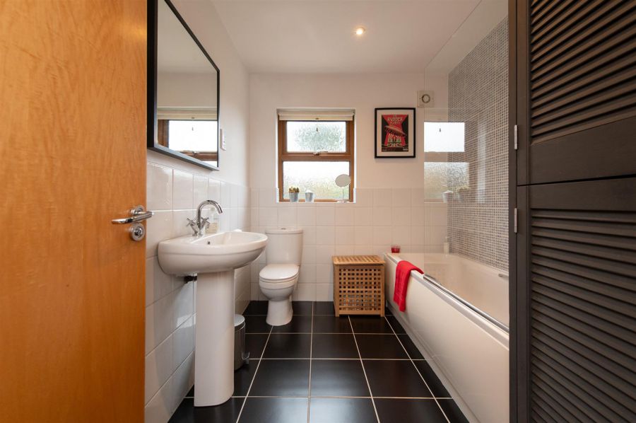 Apt 2, 137 Monkstown Road