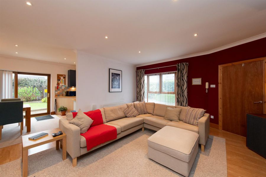 Apt 2, 137 Monkstown Road