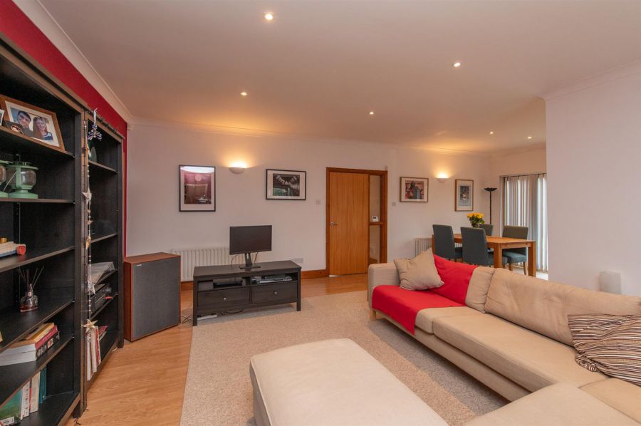 Apt 2, 137 Monkstown Road