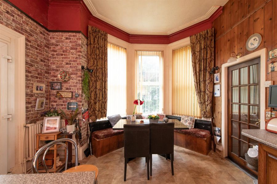 Lynnwood Chichester Park Central