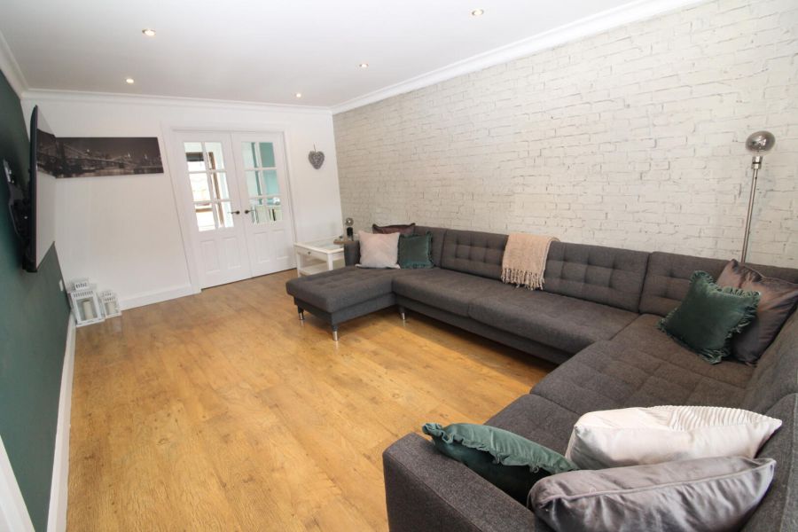 8 Laurelhill