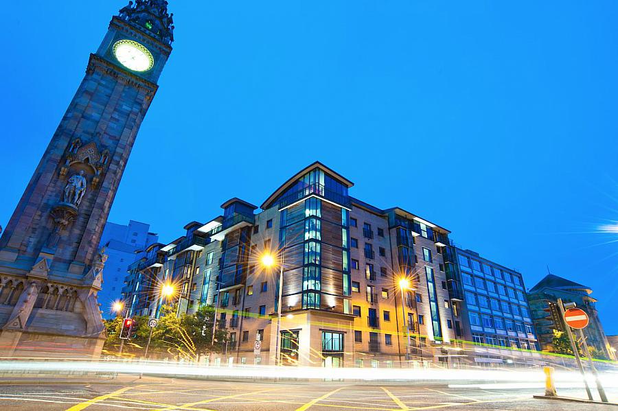17 Queens Square