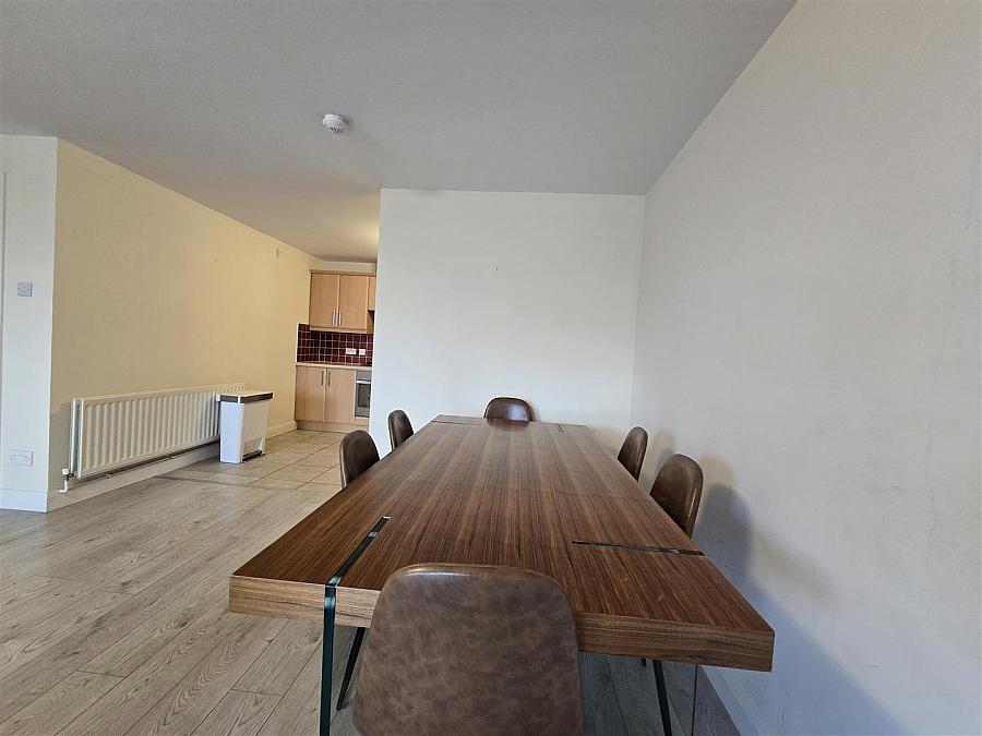 Apartment 48, 17 Queens Square