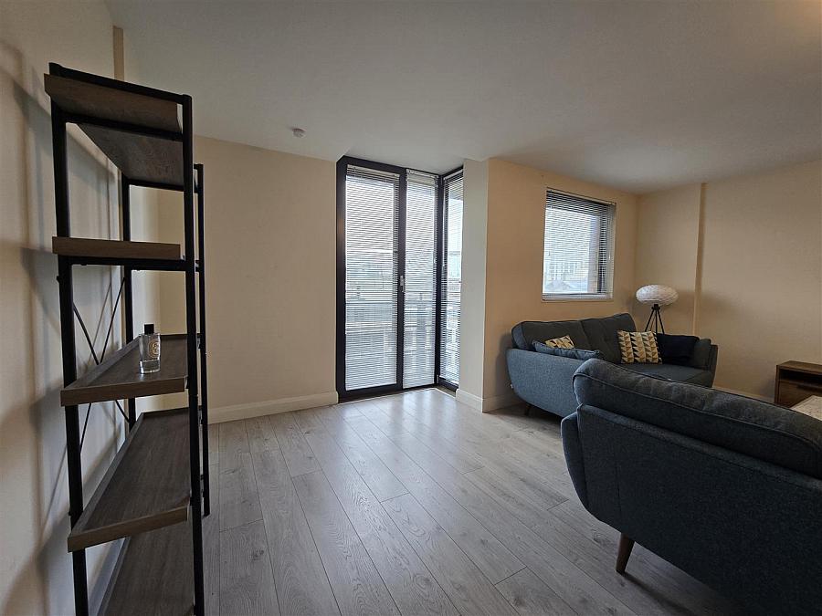 Apartment 48, 17 Queens Square