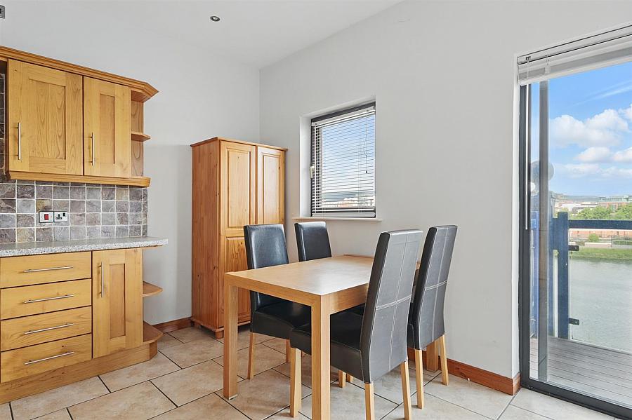 5 Ravenhill Reach Mews