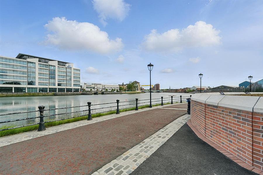 5 Ravenhill Reach Mews