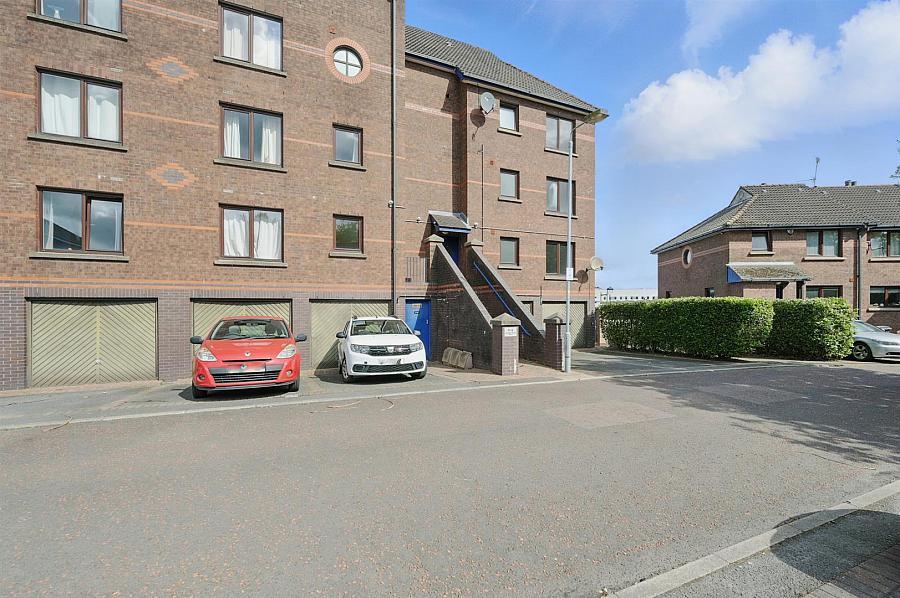 5 Ravenhill Reach Mews