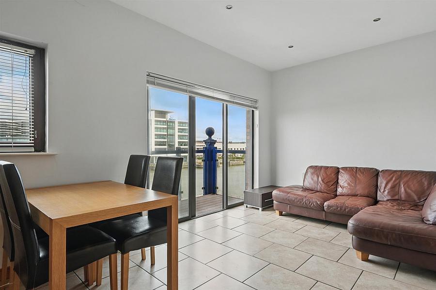 5 Ravenhill Reach Mews