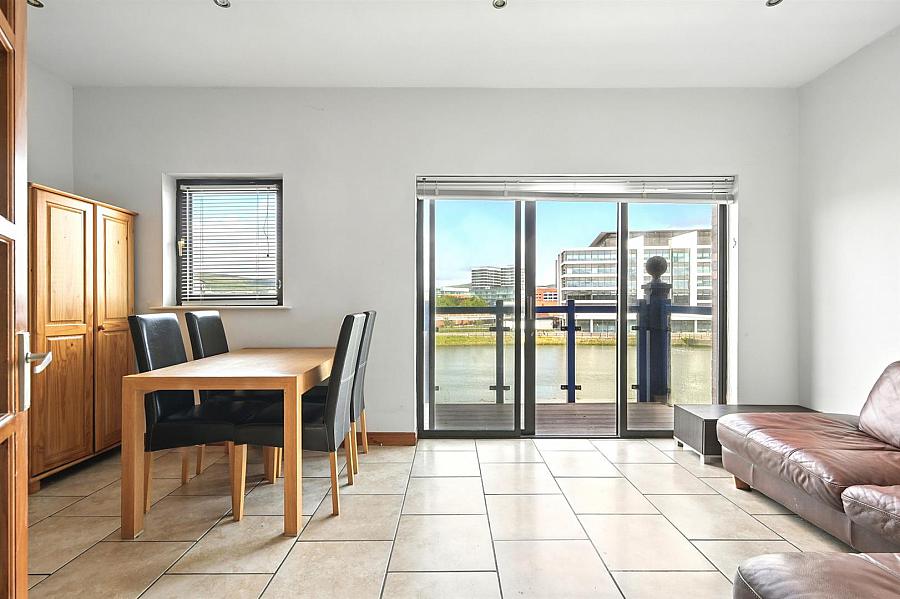 5 Ravenhill Reach Mews