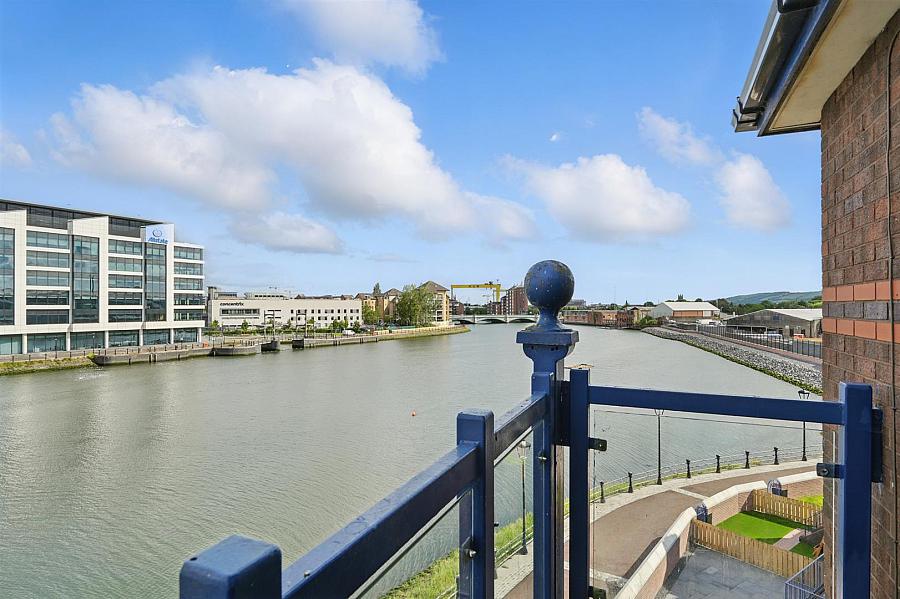 5 Ravenhill Reach Mews