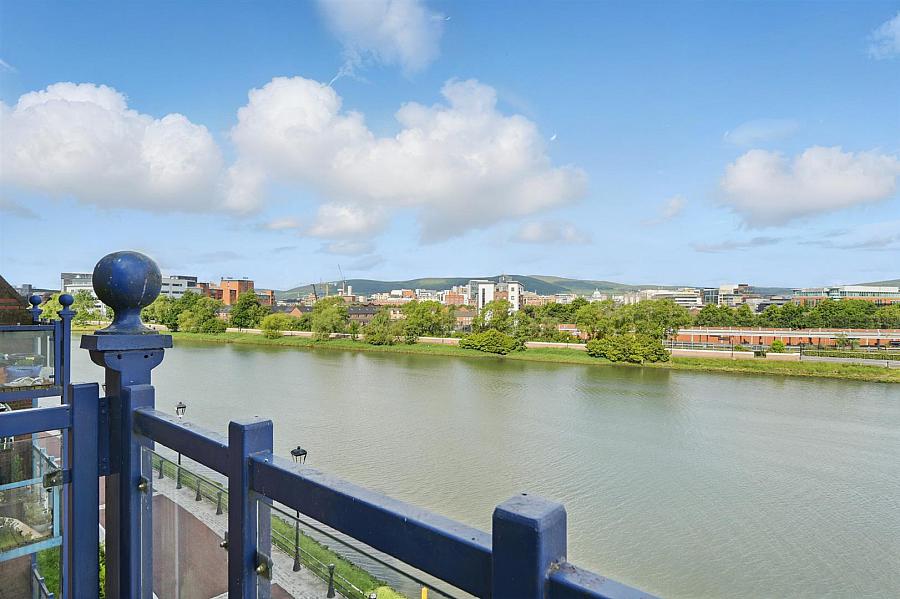 5 Ravenhill Reach Mews