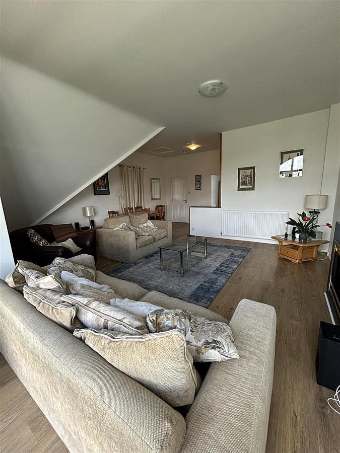 17 Ravenhill Reach