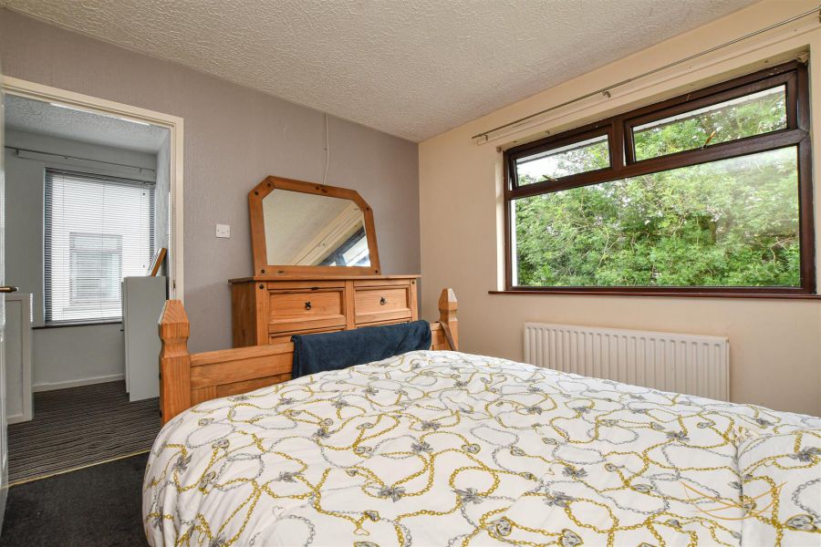 25a Clare Heights