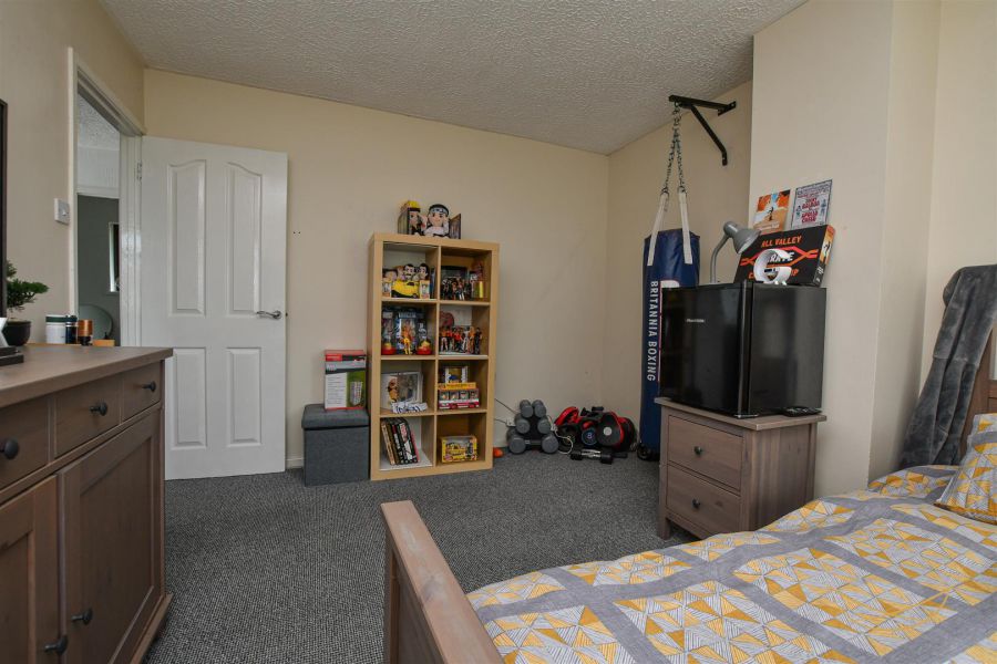 25a Clare Heights