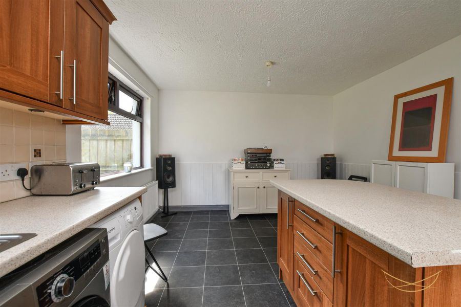 25a Clare Heights