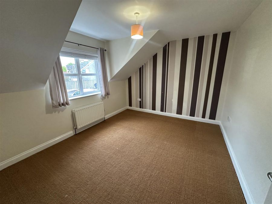 1 Logan Gardens