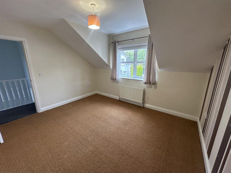 1 Logan Gardens