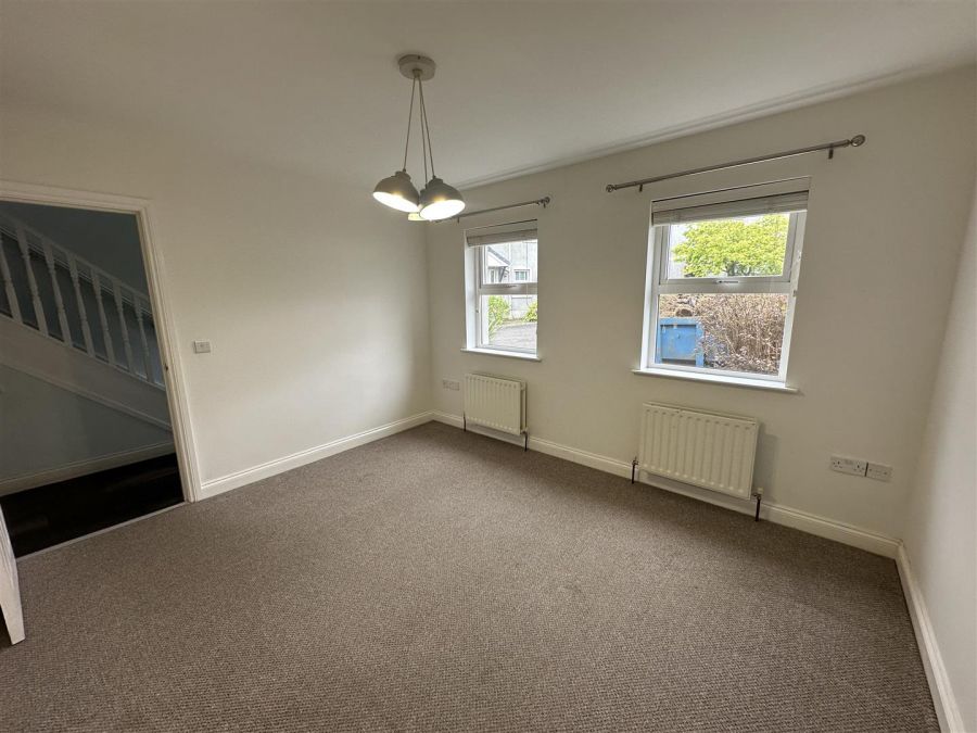1 Logan Gardens