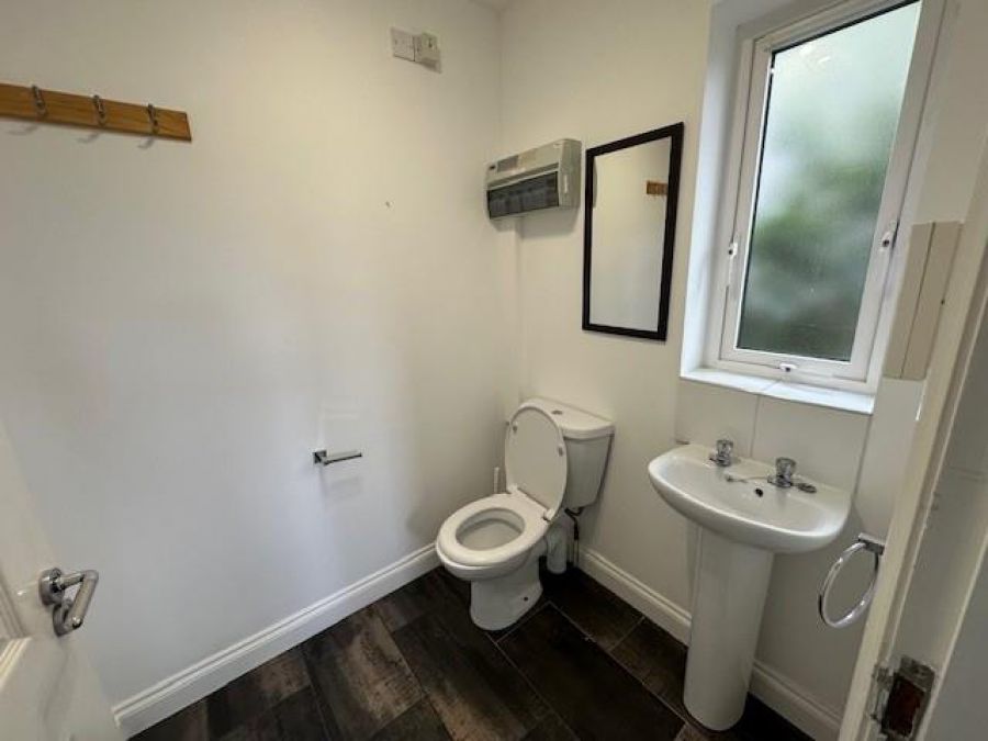 1 Logan Gardens