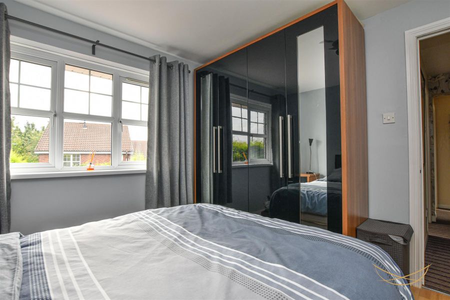 11 Glenross Park