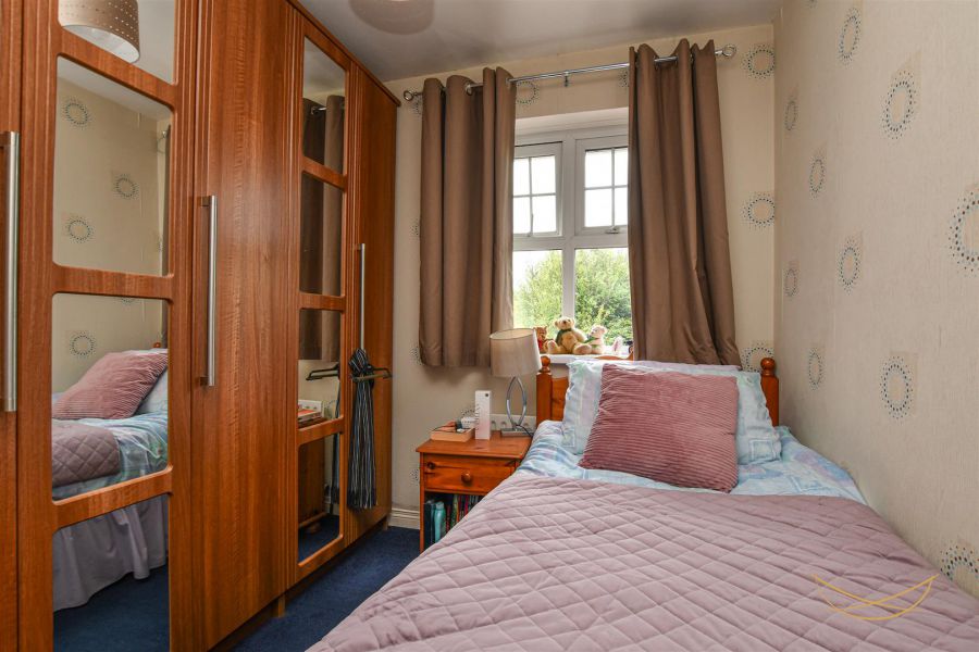 11 Glenross Park