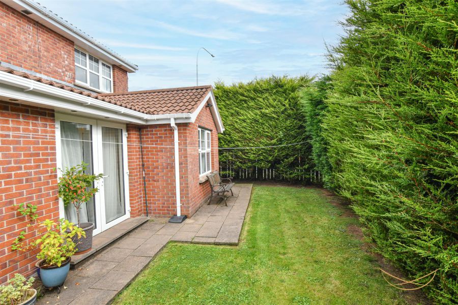 11 Glenross Park