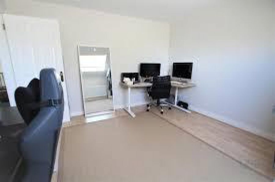 3 Woodcroft Rise