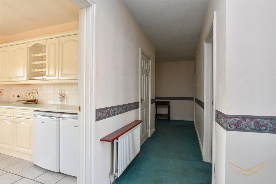 14 Croft Manor
