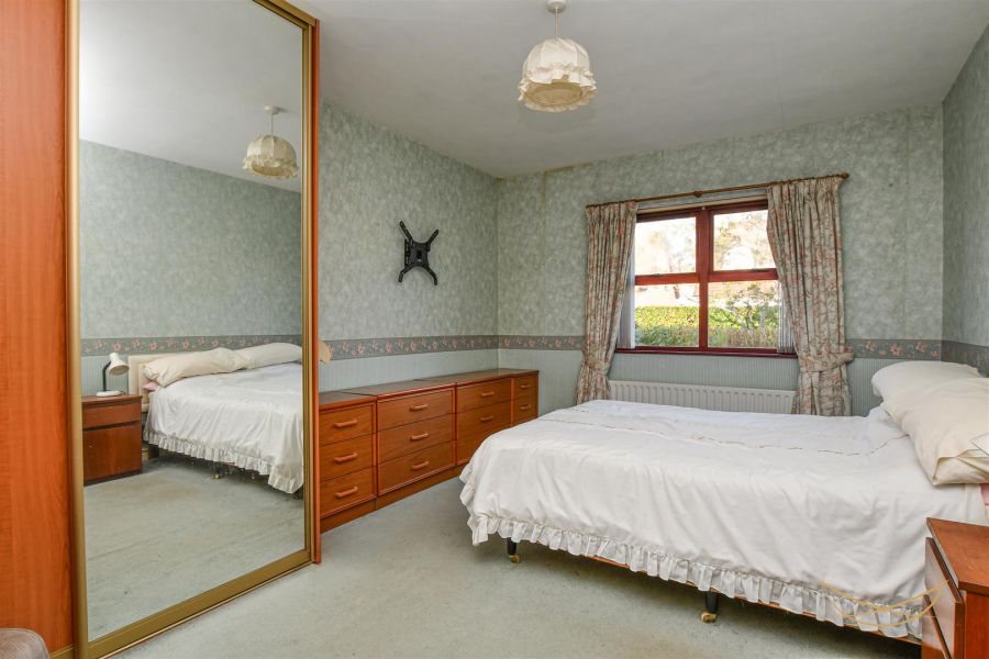 14 Croft Manor