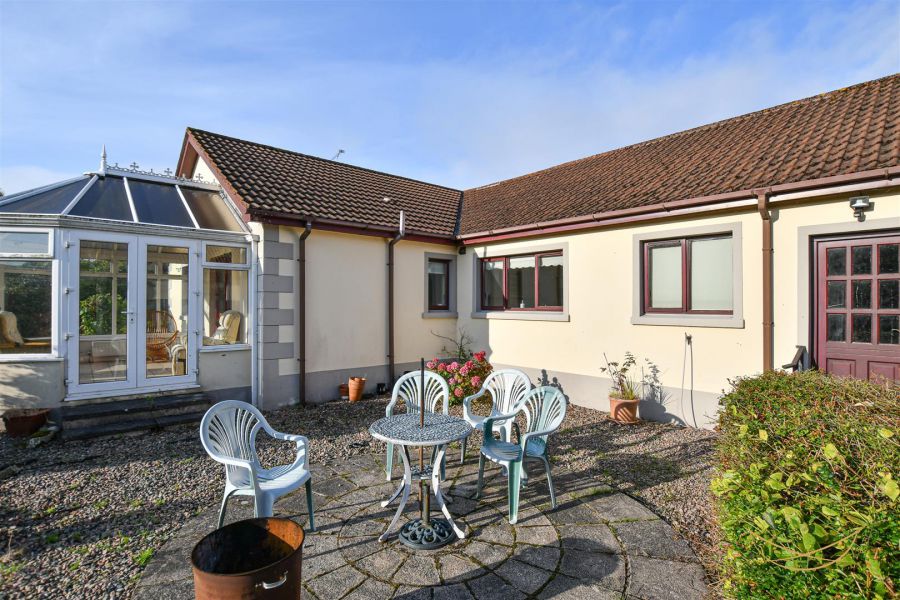 14 Croft Manor